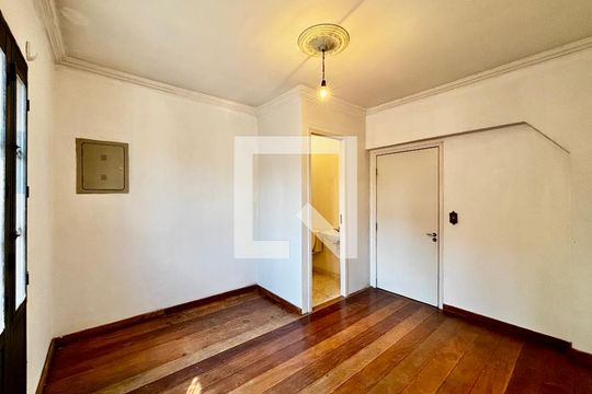 Sala de casa à venda com 3 quartos, 144m² em Vila Madalena, São Paulo