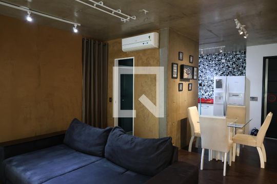 Sala de apartamento à venda com 2 quartos, 70m² em Usina Piratininga, São Paulo