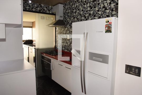 Cozinha de apartamento para alugar com 2 quartos, 70m² em Usina Piratininga, São Paulo