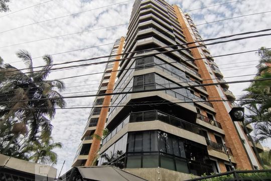 Fachada de apartamento à venda com 4 quartos, 200m² em Jardim Parque Morumbi, São Paulo