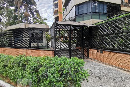 Fachada e portaria de apartamento à venda com 4 quartos, 200m² em Jardim Parque Morumbi, São Paulo