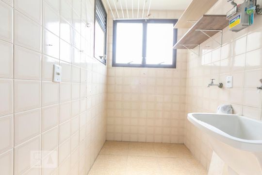 Lavanderia de apartamento à venda com 2 quartos, 50m² em Vila Mangalot, São Paulo