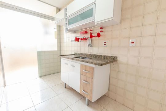 Cozinha de apartamento à venda com 2 quartos, 50m² em Vila Mangalot, São Paulo