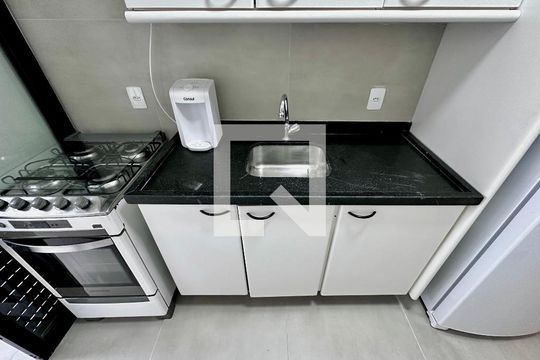 Cozinha de apartamento para alugar com 2 quartos, 70m² em Cidade Monções, São Paulo