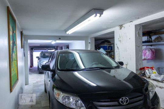 Garagem de casa à venda com 3 quartos, 200m² em Vila Vera, São Paulo