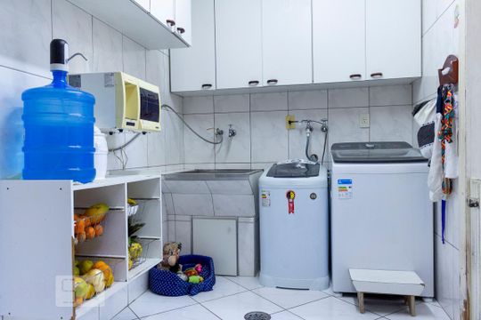 Lavanderia de casa à venda com 3 quartos, 200m² em Vila Vera, São Paulo