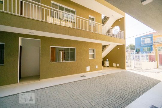 Vista sala de apartamento para alugar com 2 quartos, 45m² em Chácara Mafalda, São Paulo