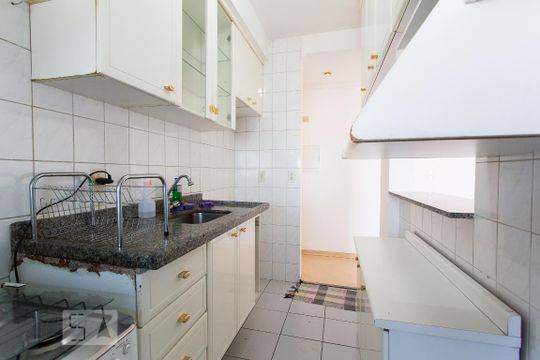 Cozinha de apartamento para alugar com 2 quartos, 55m² em Belenzinho, São Paulo