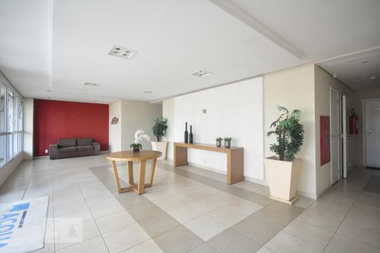 Hall Social de apartamento para alugar com 3 quartos, 69m² em Vila Suzana, São Paulo