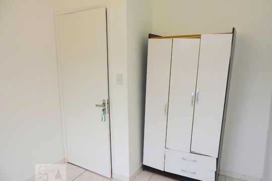 Quarto 1 - Armários de apartamento para alugar com 3 quartos, 65m² em Trindade, Florianópolis