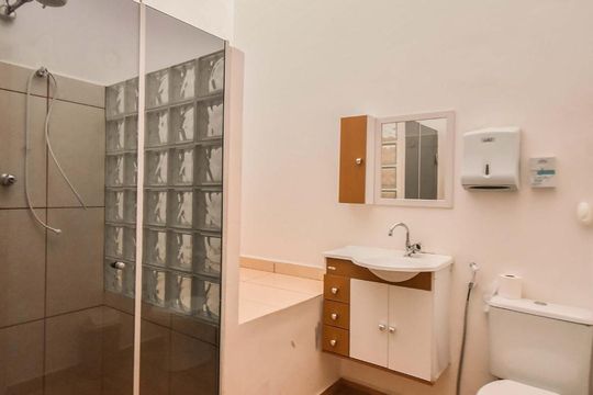 Banheiro de casa à venda com 4 quartos, 150m² em Vila São Francisco (zona Sul), São Paulo