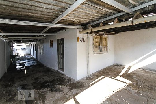 Garagem de casa à venda com 2 quartos, 805m² em Vila Invernada, São Paulo