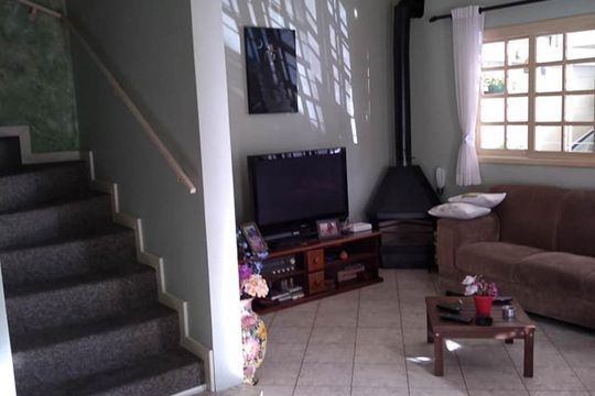 Sala de casa à venda com 2 quartos, 160m² em Jardim Morro Verde, São Paulo