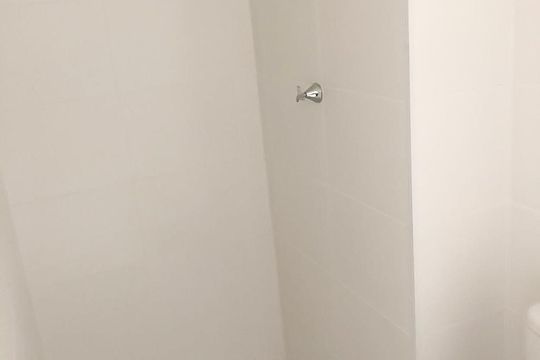 Banheiro de apartamento à venda com 1 quarto, 27m² em Vila Alpina, São Paulo