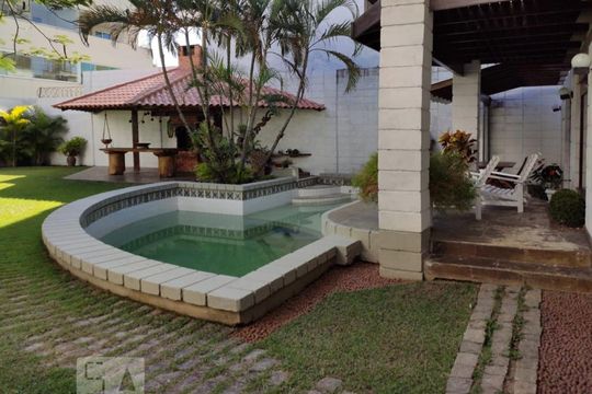Casa à venda com 5 quartos, 320m² em Recreio dos Bandeirantes, Rio de Janeiro