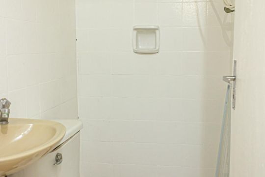 Banheiro de apartamento à venda com 2 quartos, 75m² em Vila Suzana, São Paulo