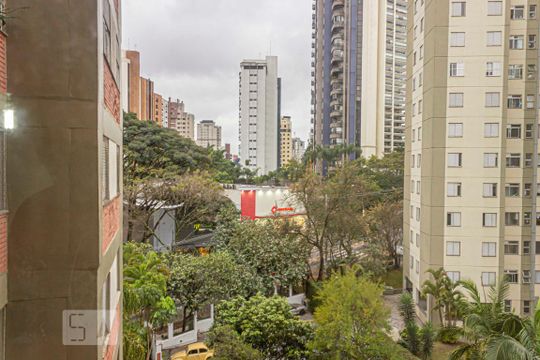 Vista sala de apartamento à venda com 2 quartos, 75m² em Vila Suzana, São Paulo