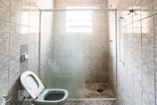 Banheiro de casa para alugar com 2 quartos, 68m² em Parque Penha, São Paulo