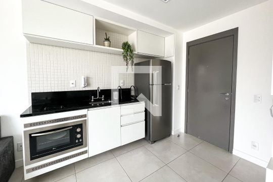 Cozinha de kitnet/studio para alugar com 1 quarto, 30m² em Perdizes, São Paulo