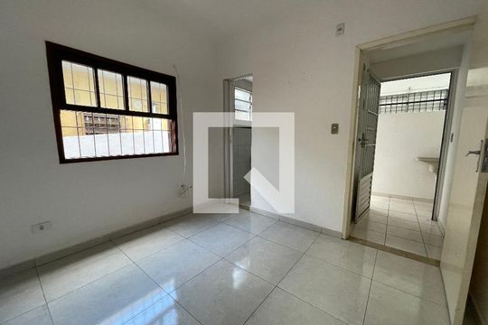 Casa para alugar com 1 quarto, 20m² em Ferreira, São Paulo