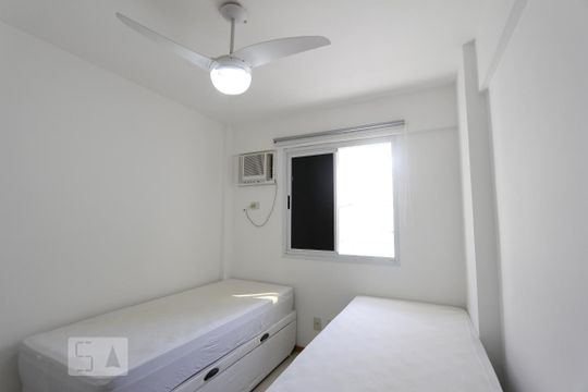 Quarto 1  de apartamento para alugar com 2 quartos, 77m² em Jacarepaguá, Rio de Janeiro