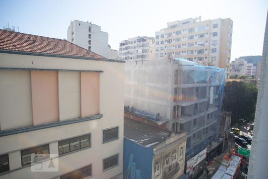 Vista de kitnet/studio para alugar com 1 quarto, 40m² em Centro, Rio de Janeiro