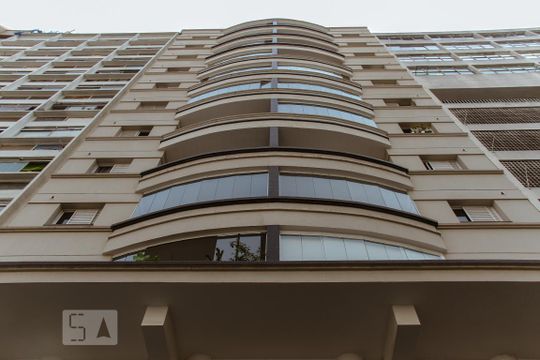 Fachada do Prédio de apartamento para alugar com 1 quarto, 40m² em República, São Paulo