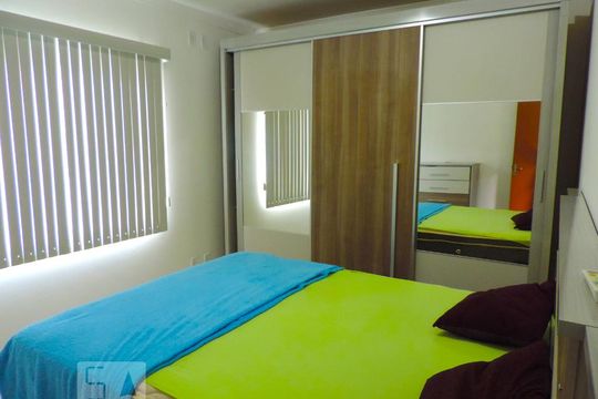 Quarto 1 - Armários de apartamento para alugar com 2 quartos, 70m² em Santo Antônio de Lisboa, Florianópolis
