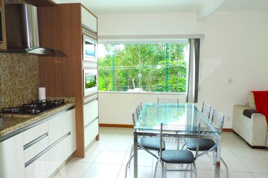 Cozinha de apartamento para alugar com 2 quartos, 70m² em Santo Antônio de Lisboa, Florianópolis