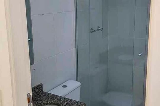 Banheiro de apartamento à venda com 2 quartos, 55m² em Planalto, São Bernardo do Campo