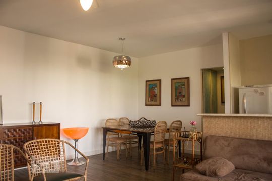 Sala de apartamento para alugar com 2 quartos, 108m² em Barra da Tijuca, Rio de Janeiro