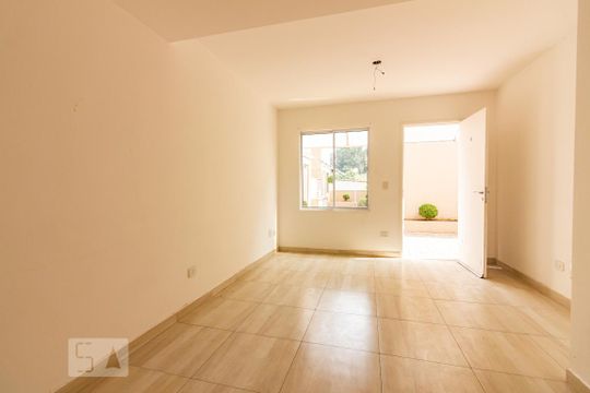 Sala de casa de condomínio à venda com 2 quartos, 80m² em Jardim Sarah, São Paulo