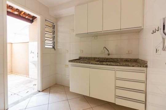 Cozinha de casa de condomínio à venda com 2 quartos, 80m² em Jardim Sarah, São Paulo