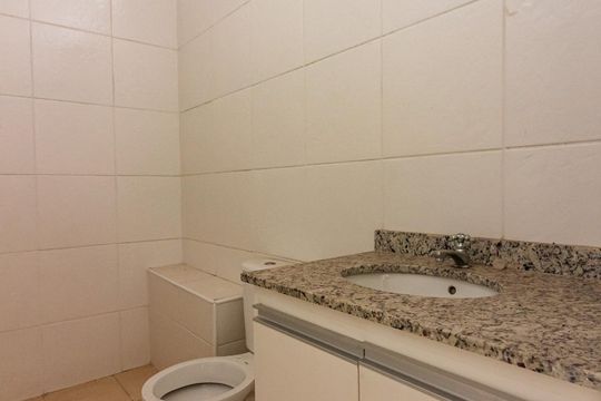 Banheiro de casa de condomínio à venda com 2 quartos, 80m² em Jardim Sarah, São Paulo