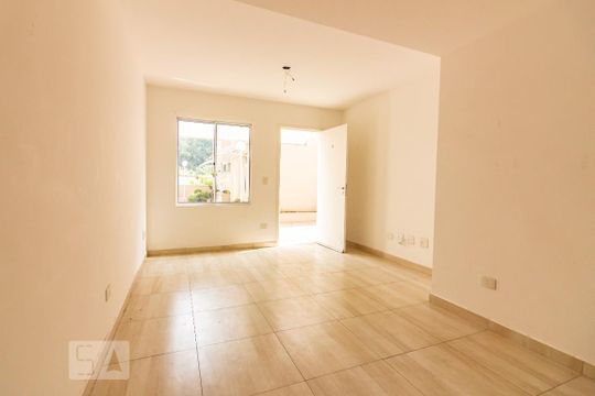 Sala de casa de condomínio à venda com 2 quartos, 80m² em Jardim Sarah, São Paulo