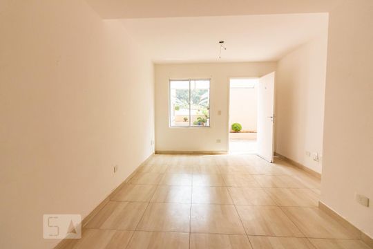 Sala de casa de condomínio à venda com 2 quartos, 80m² em Jardim Sarah, São Paulo