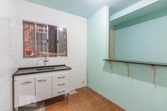 Casa para alugar com 1 quarto, 50m² em Santo Antônio, Osasco
