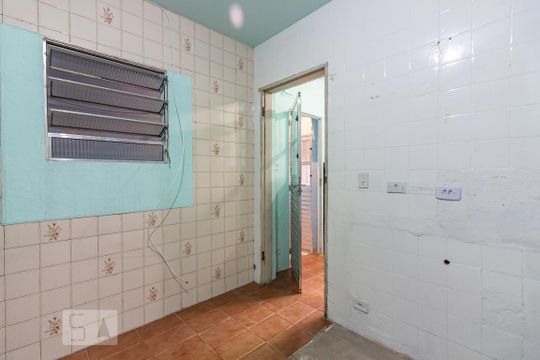 Cozinha de casa para alugar com 1 quarto, 50m² em Santo Antônio, Osasco