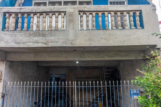 Fachada de casa para alugar com 1 quarto, 50m² em Santo Antônio, Osasco