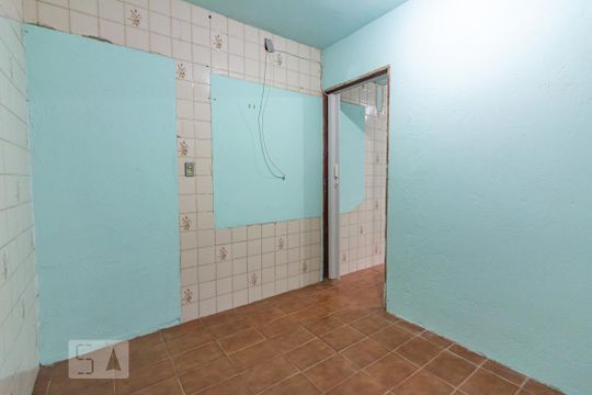 Quarto de casa para alugar com 1 quarto, 50m² em Santo Antônio, Osasco