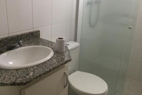 Banheiro 2 de apartamento para alugar com 3 quartos, 65m² em Aclimação, São Paulo