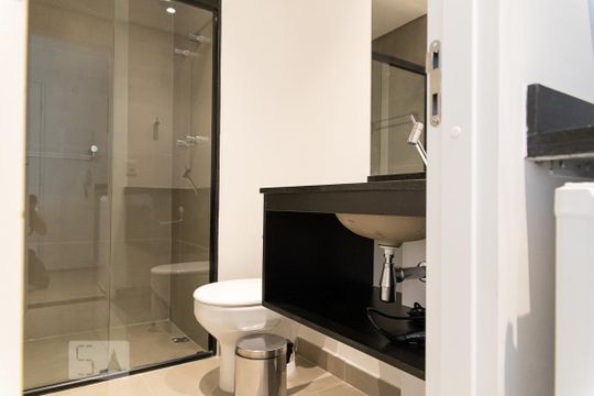 Banheiro de kitnet/studio à venda com 1 quarto, 33m² em Vila Buarque, São Paulo