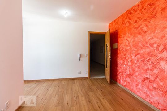 Sala de apartamento para alugar com 2 quartos, 45m² em Cidade das Flores, Osasco