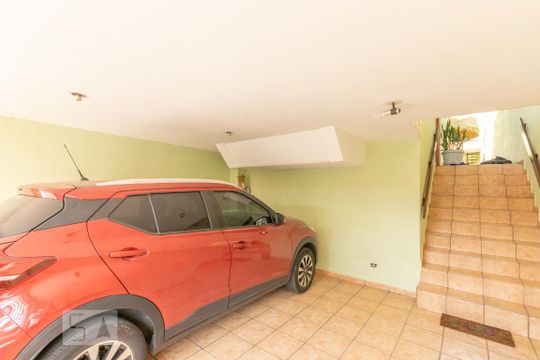 Garagem de casa à venda com 3 quartos, 150m² em Parque Císper, São Paulo