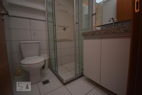 Banheiro de apartamento para alugar com 1 quarto, 30m² em Norte (águas Claras), Brasília