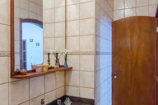 Lavabo de casa à venda com 4 quartos, 250m² em Interlagos, São Paulo