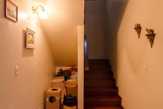 Escadas de casa à venda com 4 quartos, 250m² em Interlagos, São Paulo