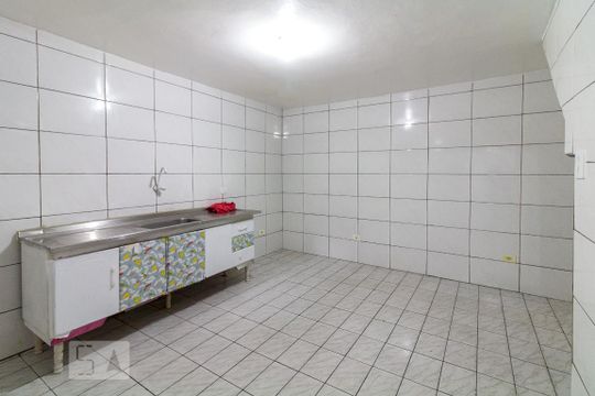 Cozinha de casa de condomínio para alugar com 2 quartos, 45m² em Cocaia, Guarulhos