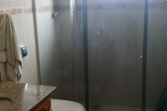 Banheiro de casa à venda com 3 quartos, 122m² em Vila Celeste, São Paulo