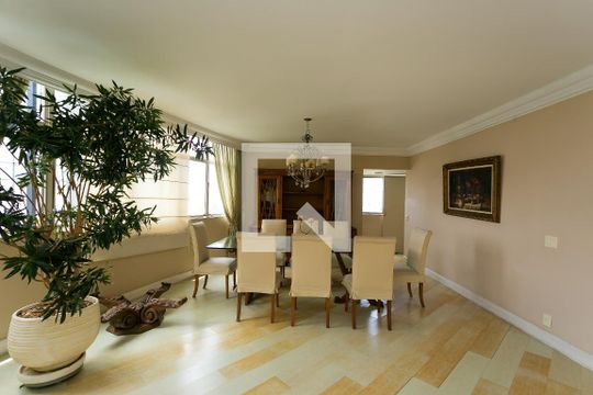 Sala  de apartamento à venda com 4 quartos, 300m² em Vila Suzana, São Paulo